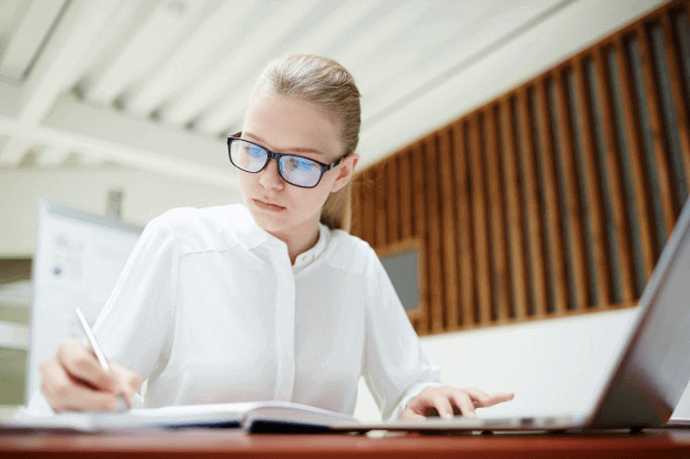 female writing cold calling training course success institute australia